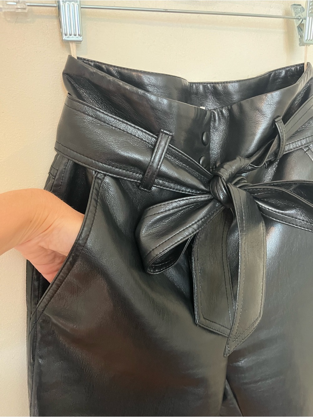 Wilfred Faux Leather Tie Waist Pants Black Belted Cropped Vegan Leather Size 0 - Picture 5 of 11
